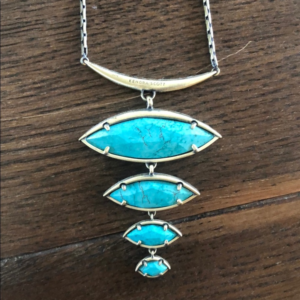 Adjustable Kendra Scott necklace